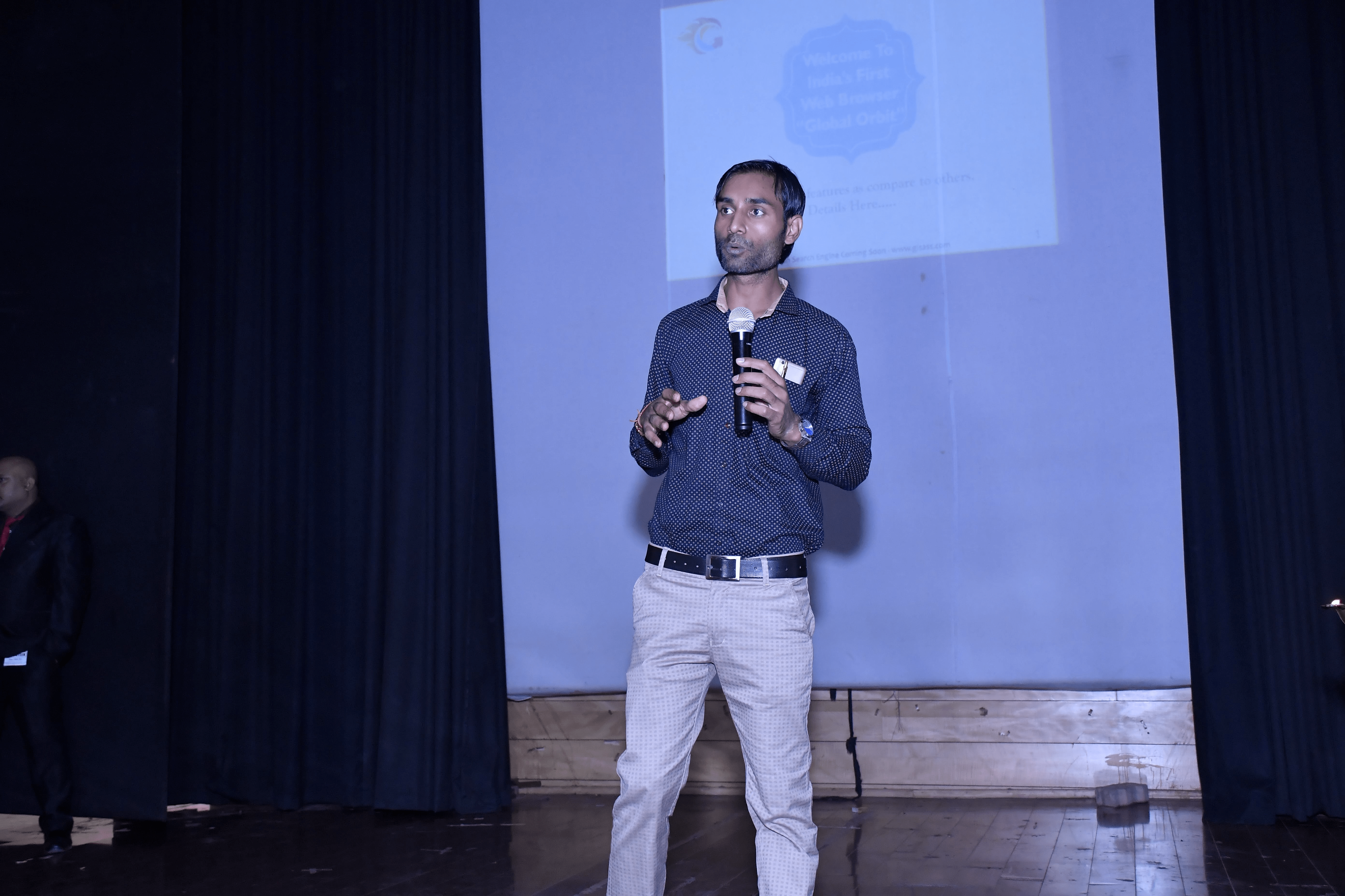 youth-icon-asheesh-students-training
